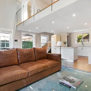 https://magnolia-cottage.hotels-capetown.com