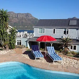https://villa-amanzi.hotels-capetown.com