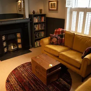 https://cosy-village-house.yorkshirehotels.net